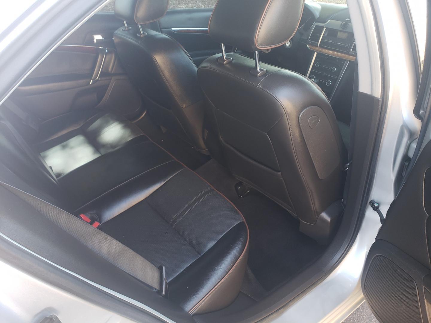 2010 /gray and black Lincoln MKZ base (3LNHL2GCXAR) with an 3.5L V6 DOHC 24V engine, 6-Speed Automatic transmission, located at 323 E Dunlap Ave., Phoenix, AZ, 85020, (602) 331-9000, 33.567677, -112.069000 - Photo#15